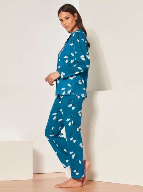 Venca Pijama 2 piezas camiseta + pantalón.+ plaid Manta polar relieve GRATIS. Añade 2 fundas cojín textura relieve a juego envío es gratis.