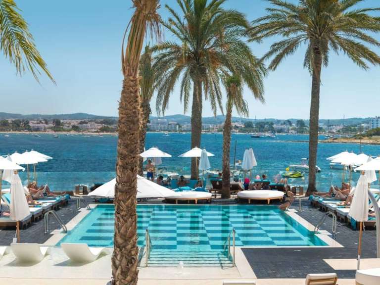 Ibiza - > vuelos + hotel 4* con desayuno durante 7 noches [En octubre o septiembre]