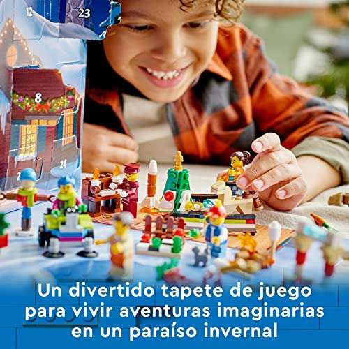 LEGO 60352 City Calendario de Adviento 2022 Serie de Televisión Aventuras en la Ciudad, Figura de Papá Noel, Mini Construcciones para Niños
