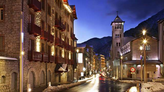 Visita Andorra en Hotel Zenit Diplomatic con desayuno | desde 67€