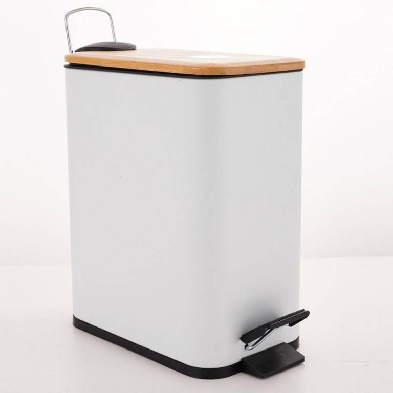 Spirella – Cubo de basura con pedal de 5 litros, modelo Erik, rectangular, cierre suave y silencioso, uso seguro con pedales antideslizantes