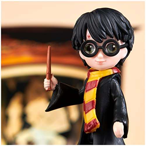 Figura Harry Potter Articulada con Varita y Uniforme
