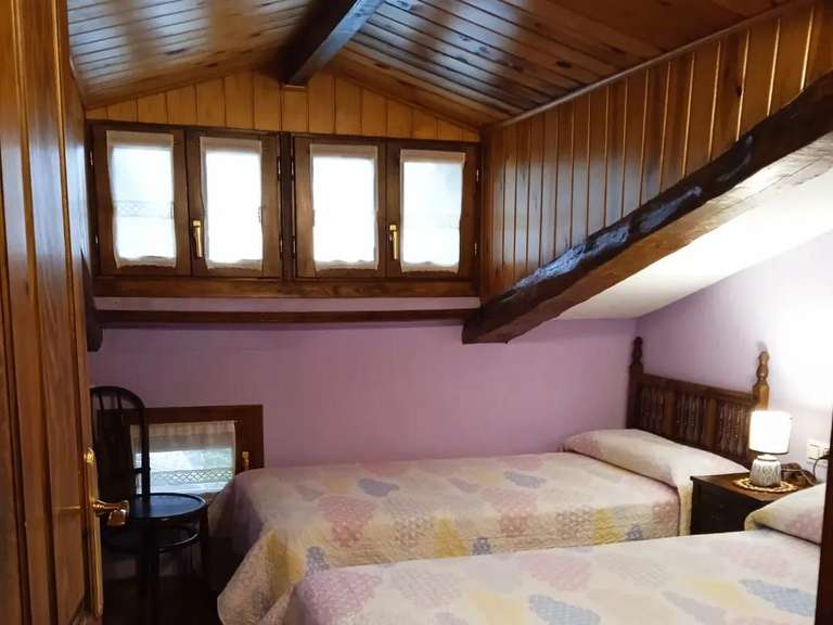 Casa rural en Biescas (Pirineo aragonés) con capacidad para 6 personas.