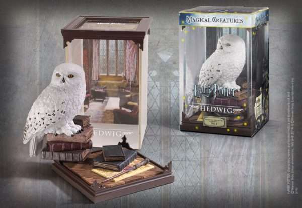 Figura de Hedwig de The Noble Collection y otras figuras de la misma colección