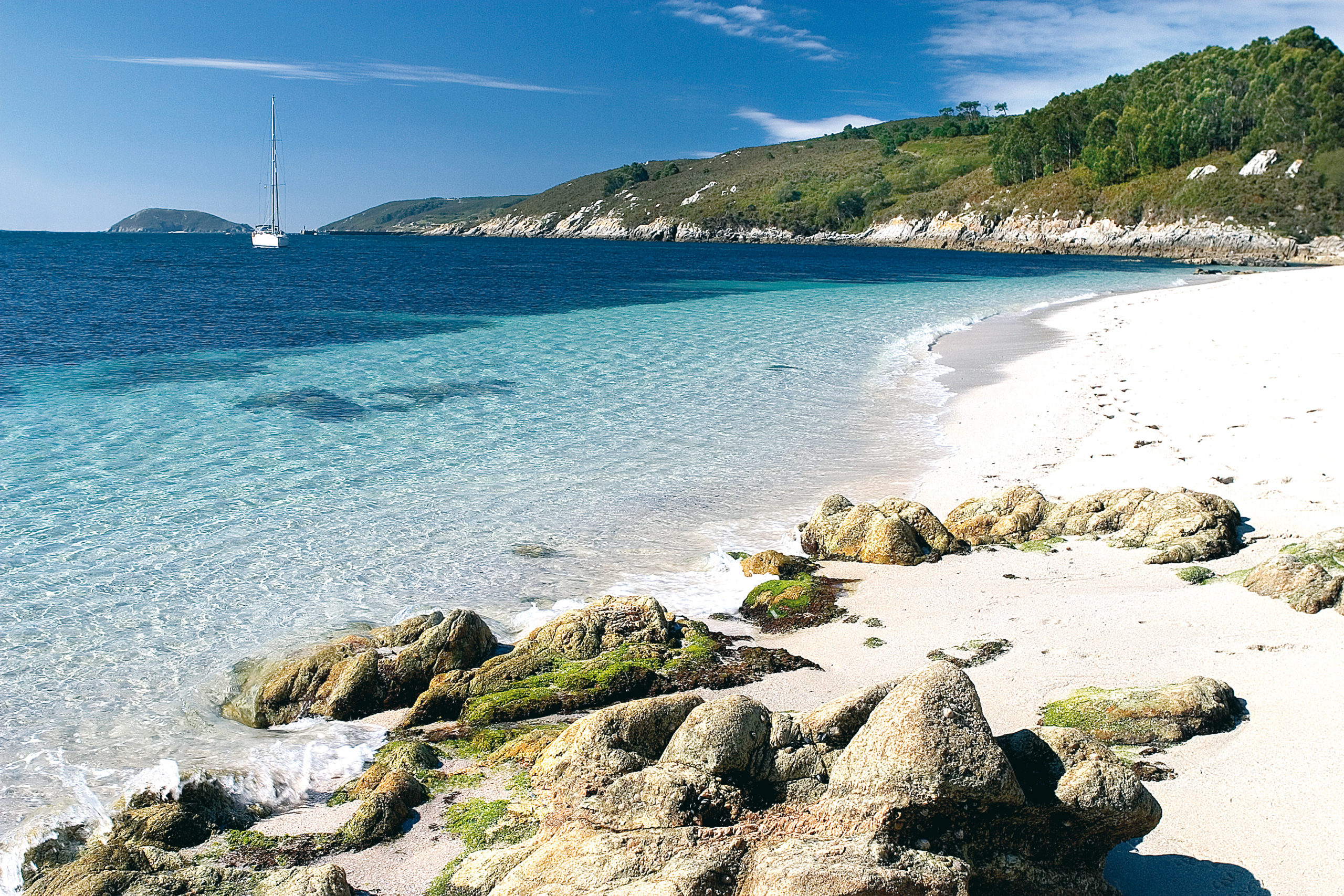 CAMBADOS ¡2 noches! con ALOJAMIENTO+DESAYUNOS+ISLA DE ONS (barco)+descuento NIÑOS desde 87€ (julio)