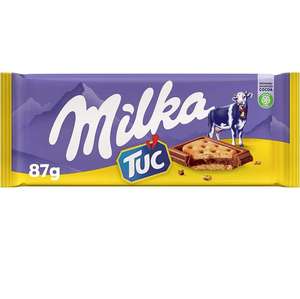 Una tableta de chocolate con leche MILKA con galletas saladas TUC (87 gramos)