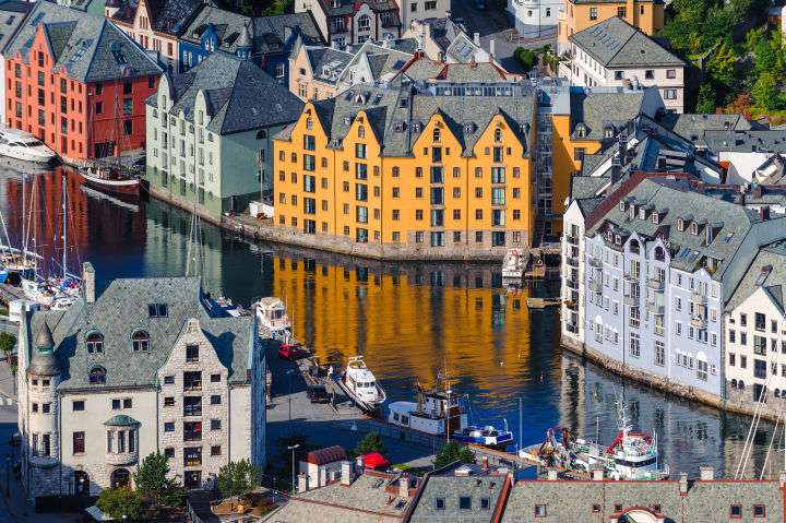 Ruta de 8 días por los Fiordos Noruegos. Bergen, Ålesund y más con vuelos, hoteles, coche de alquiler y seguro (noviembre)
